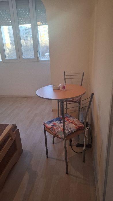 Дава се под наем Едностаен апартамент в Плевен, Дружба 2 - 45 кв.м за 204 € - Снимка #2