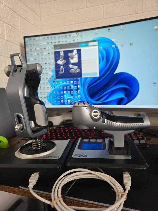 Joystick/simulator Saitek X52