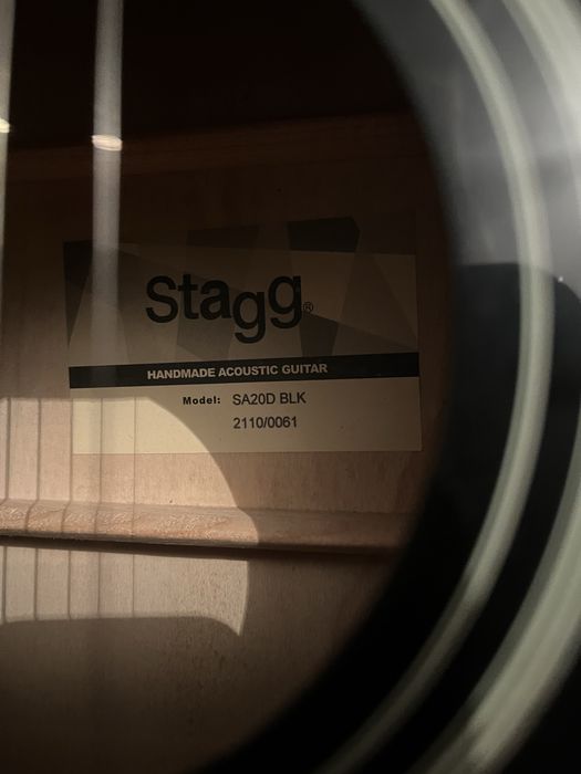 Продам гитару аккустическую Stagg