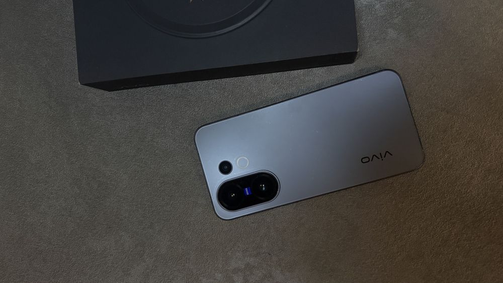 Продам телефон vivo x200 fe