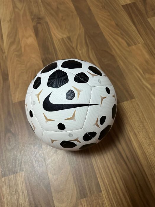 Футболна топка Nike PICHT FA 25