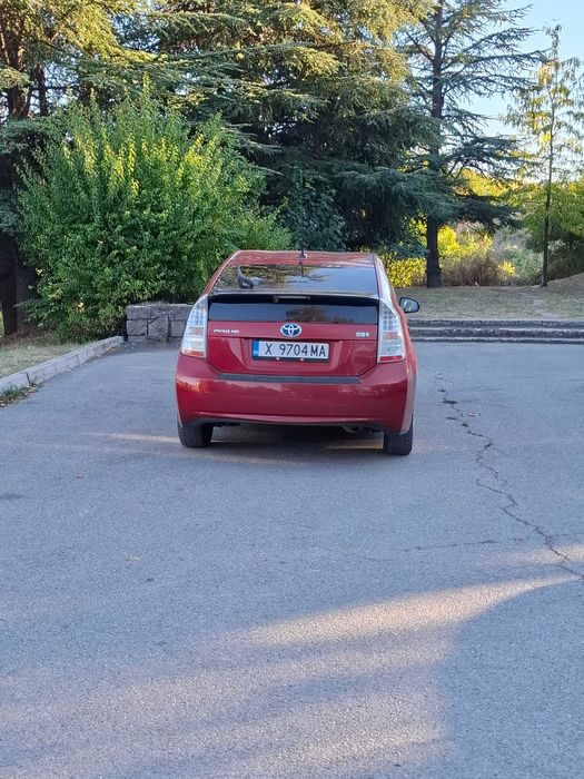 Тойота Приус 1.8i-Хибрид