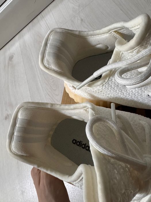 Кроссовки adidas Yeezy