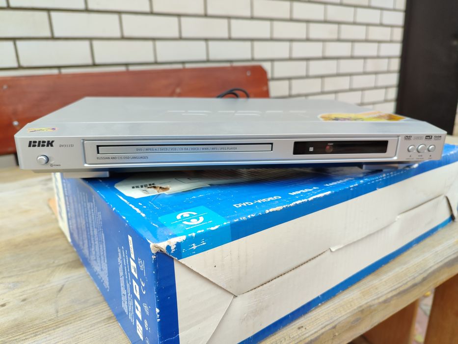 Видео магнитафон Sony и DVD плеер BBK