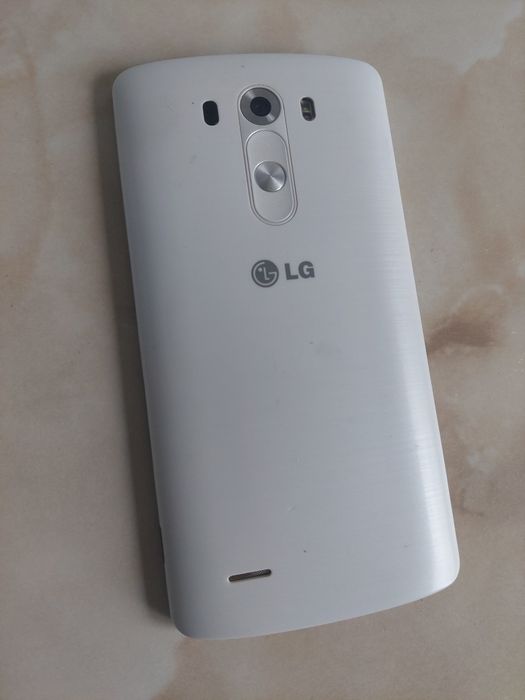 Vând LG G3 varianta pe alb NEcodat, fără probleme + țiplă //poze reale