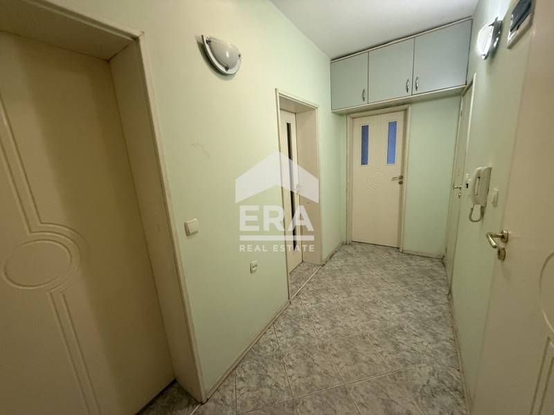 Дава се под наем Двустаен апартамент в Русе, Широк център - 60 кв.м за 348.84 € - Снимка #3