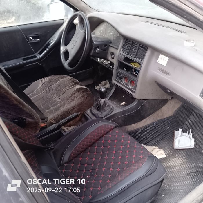 Audi 80, 1988гв, ДВС 1'8