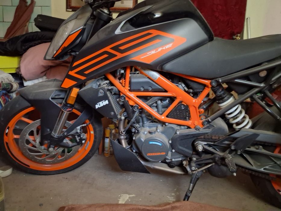 Motocicleta ktm 125 duke