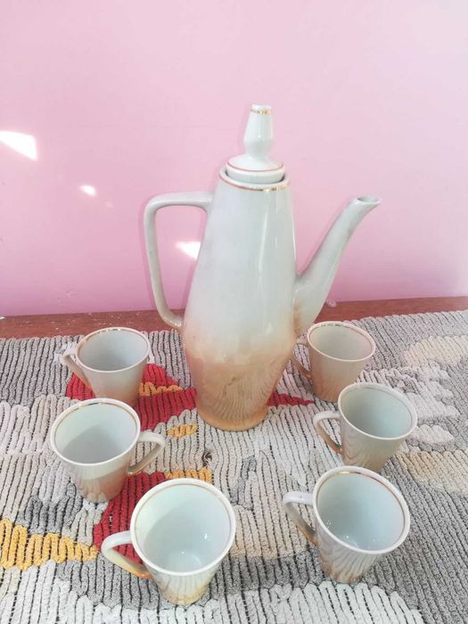 Порцеланов винтидж сервиз