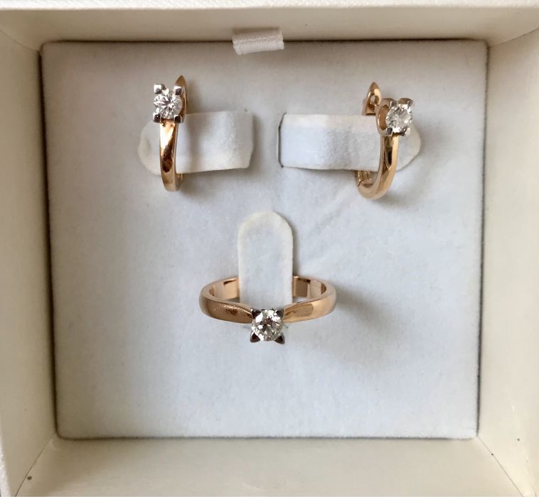 Продам золотые серьги с бриллиантами