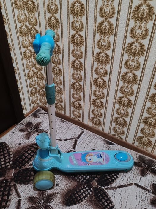 Самокат детский "Холодное сердце"