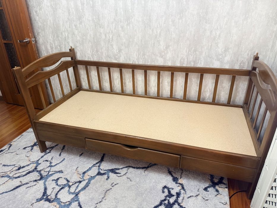 Двухъярусная кровать