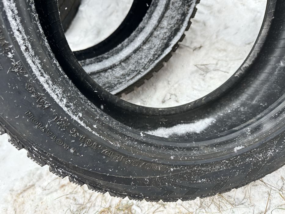 Продам шины шипованные б/у