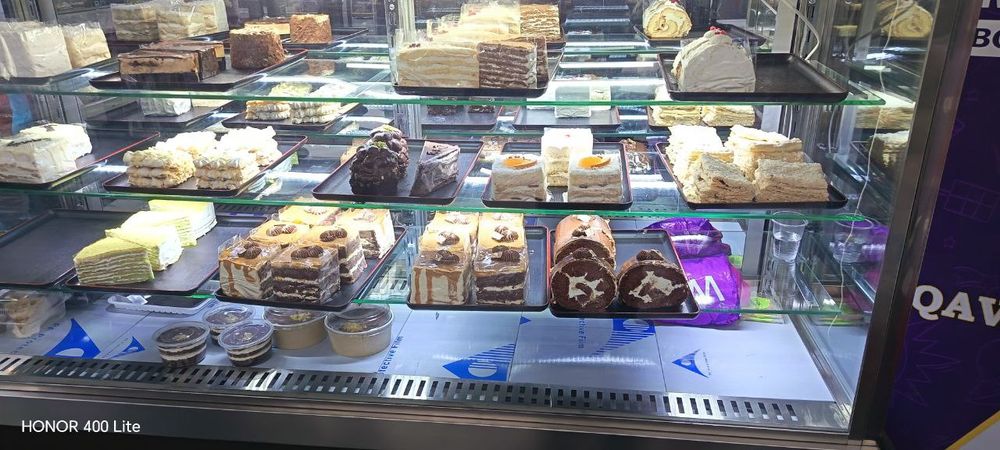 Витрина холодильник 2метр сотилади