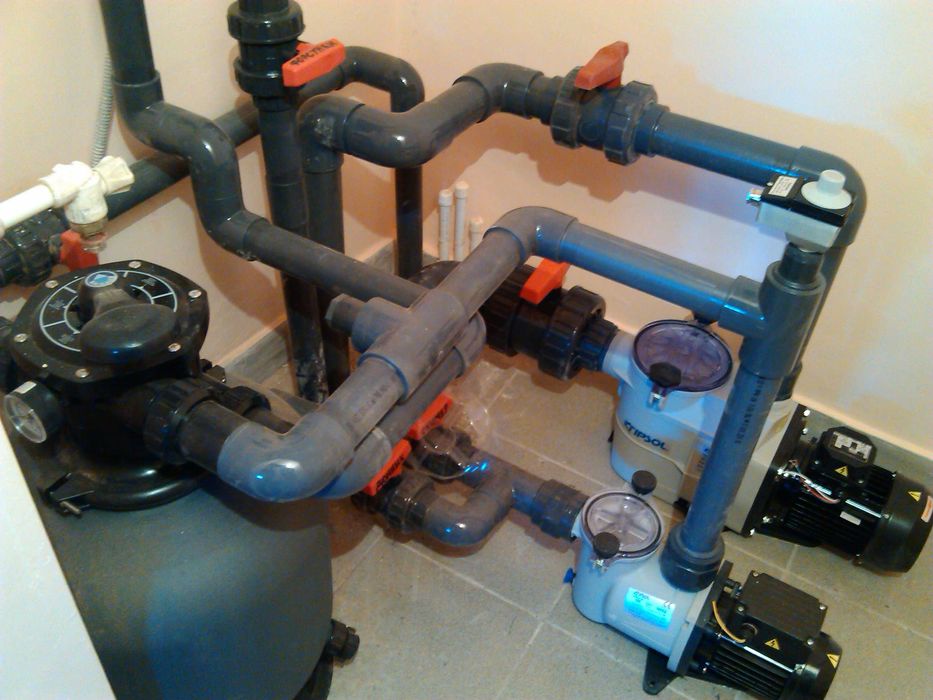 Монтаж бассейнов