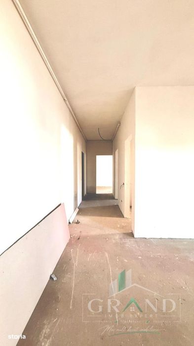 Oportunitate ! Apartament 4 Camere | Semifinisat | Logie 10 MP | Flore