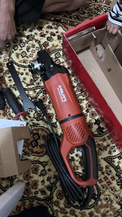 Болгарка хилти новый продам