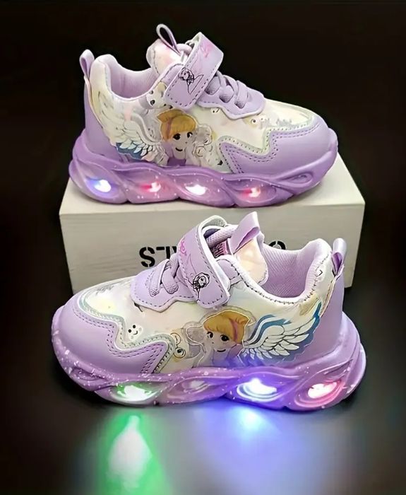 Adidași cu luminițe