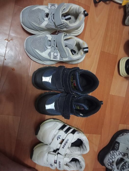Продам детскую обувь