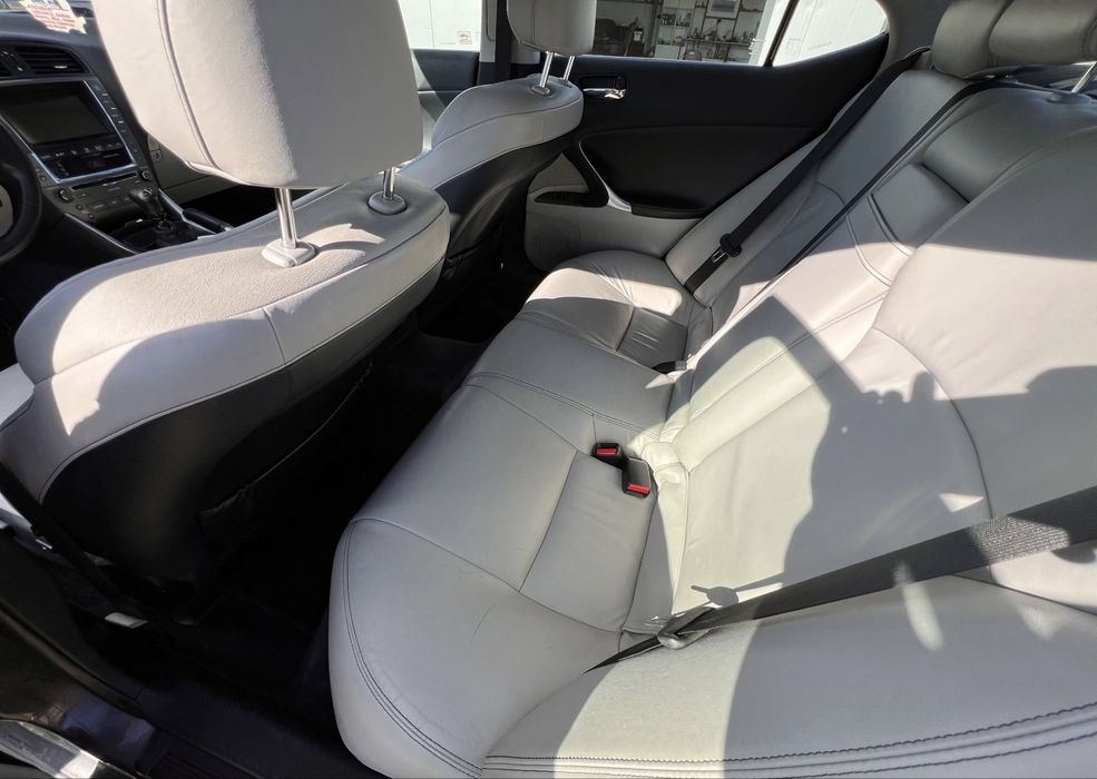 Lexus IS 220 diesel, 2011