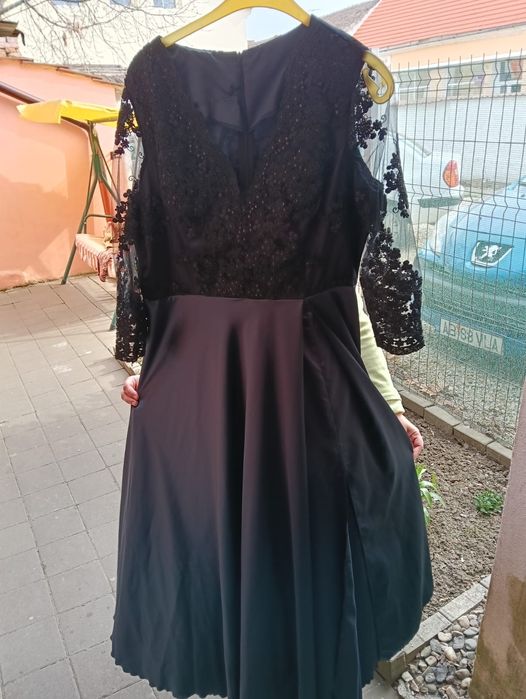 Rochie damă de culoare neagră