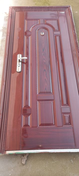 Продам входную дверь в хорошем состоянии