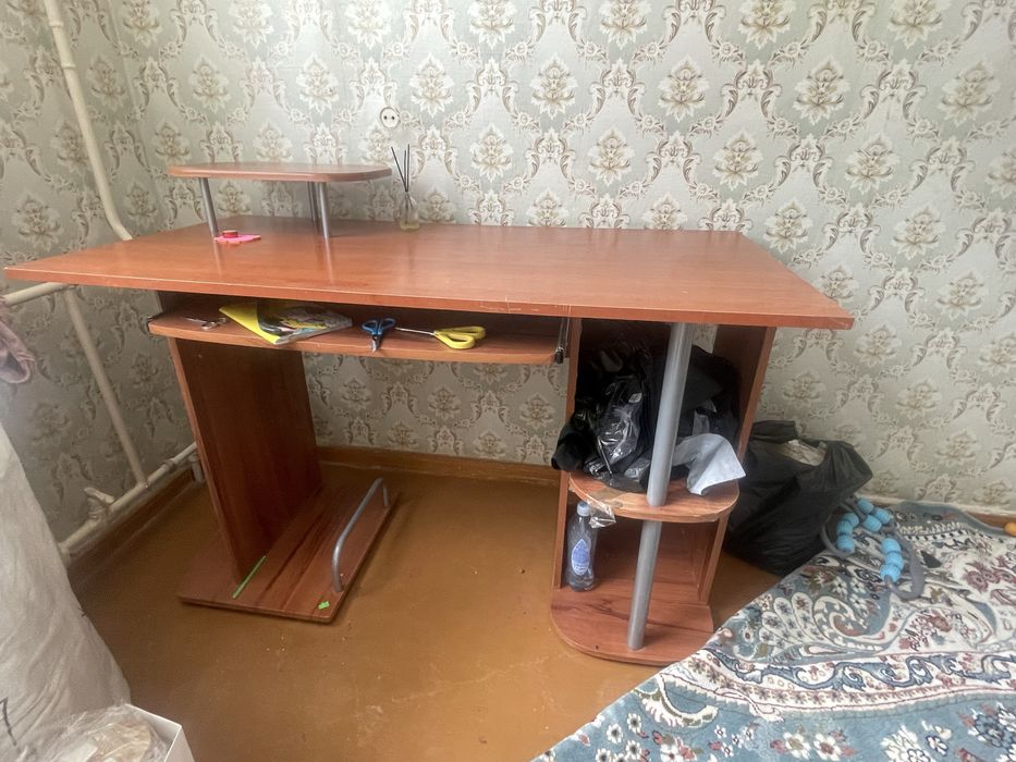 Продам учебный стол
