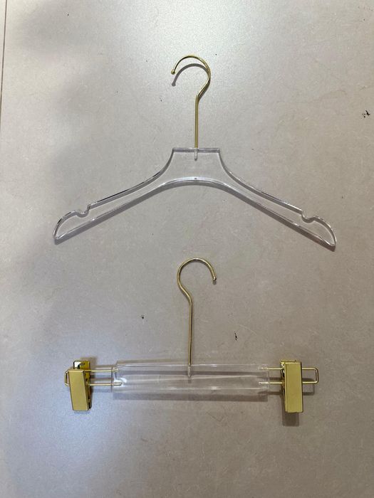 Вешалки продается