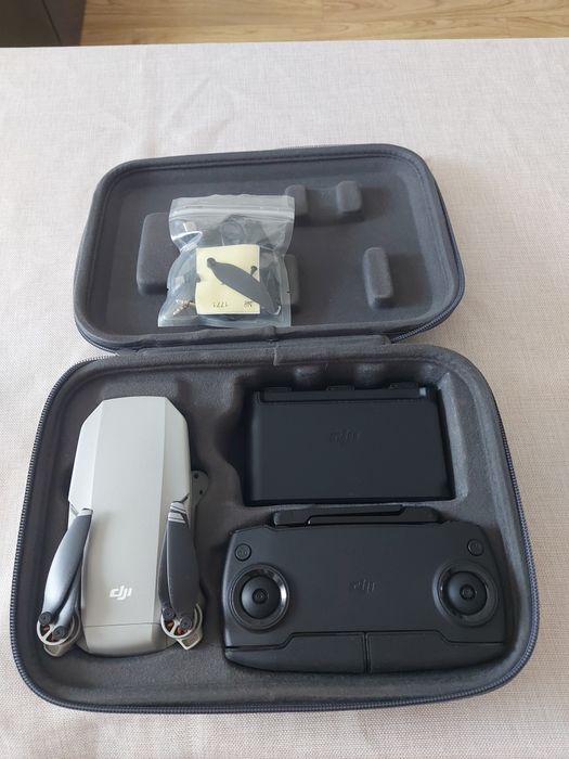 Dronă Dji mavic mini