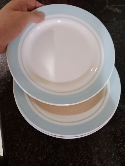 Срочно продам тарелки
