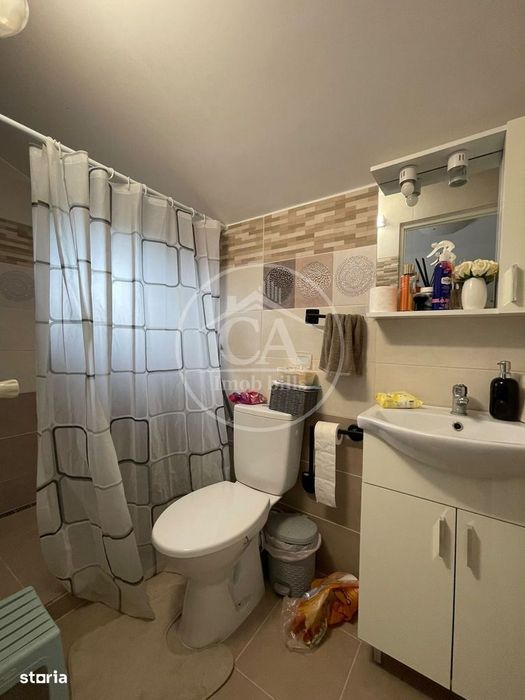 Casa de vanzare cu 3 camere tip duplex in zona Rogerius Oradea