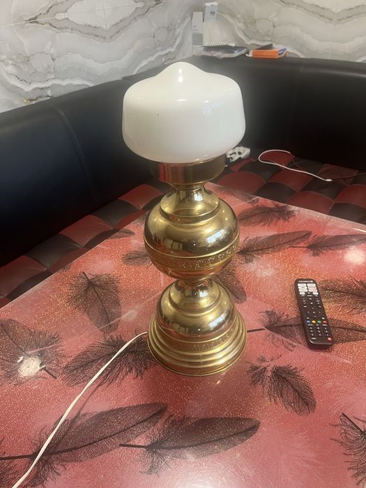 Vand veioza foarte veche