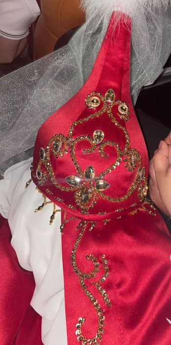 Продаю платье на узату белого цвета