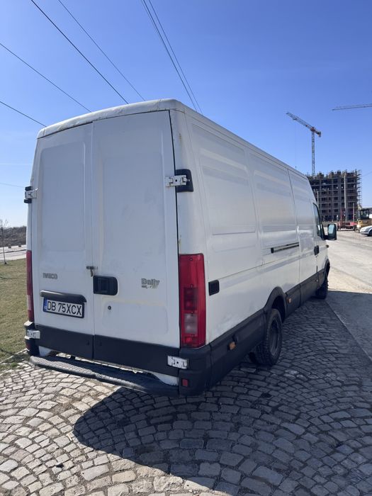De vanzare iveco motor 2300 an de fabricatie 2003 masina este pe dublu