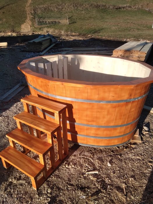 Ciubar din lemn de molid pentru baie