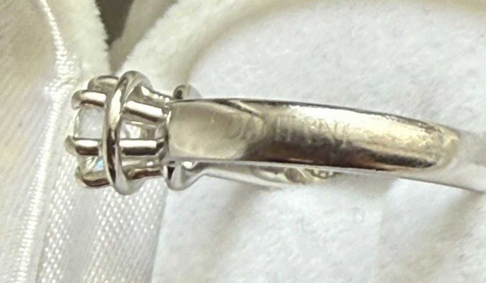 Кольцо из платины с бриллиантом DAMIANI оригинал