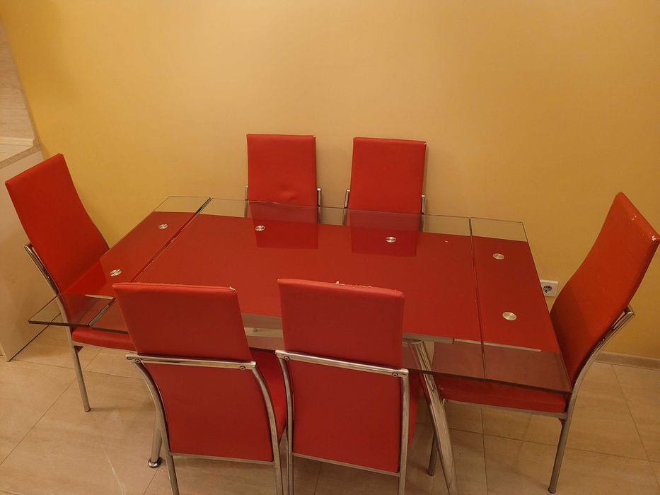 Трапезна маса с шест стола