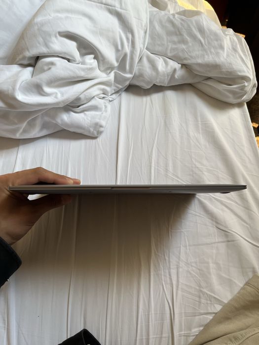 Macbook air m1 8/256 85%