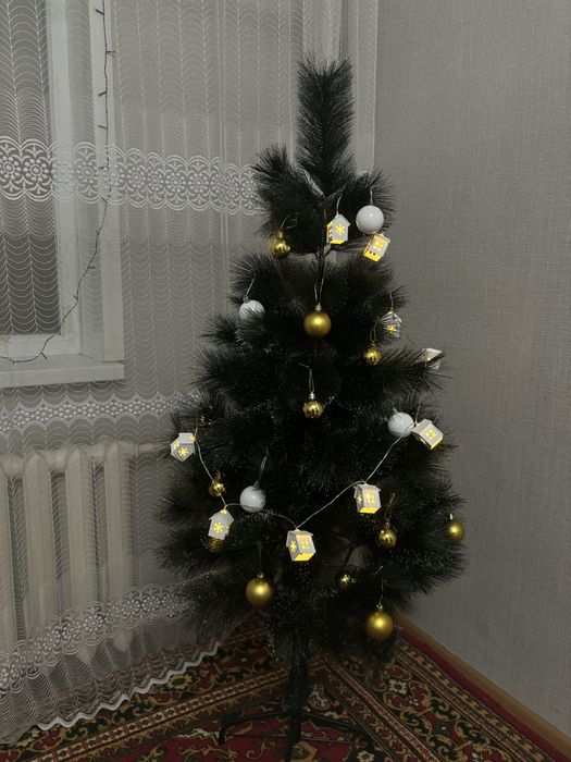 Продам Новогоднюю елку