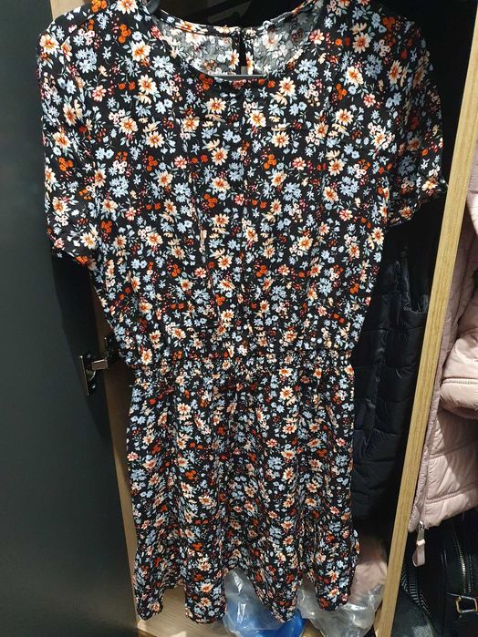 Лятна къса рокля на цветя