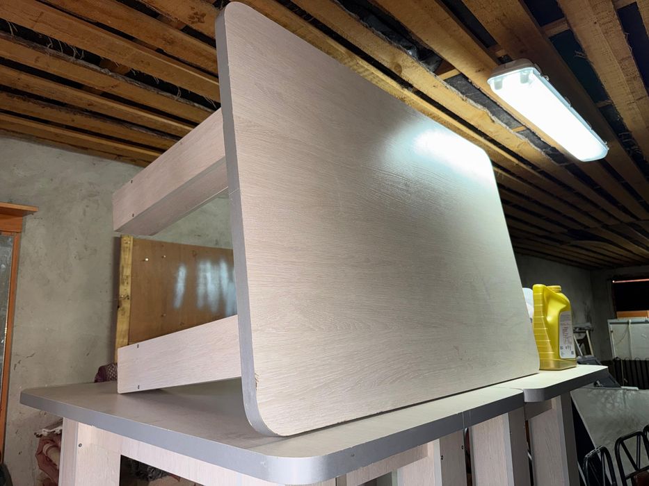 Продам столы и стулья