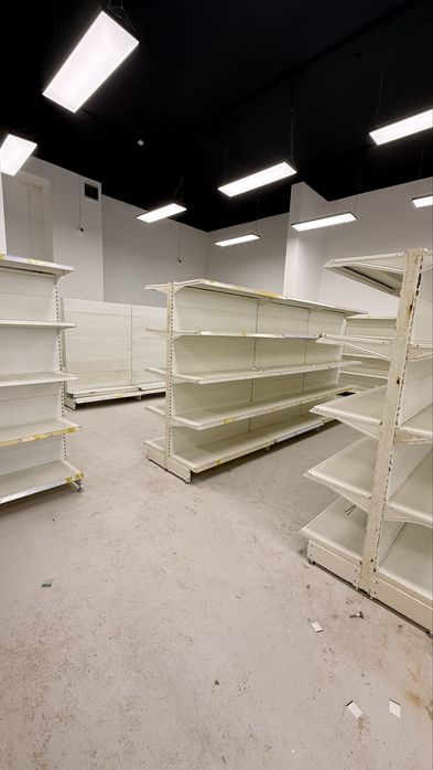 Срочно продам стеллажи