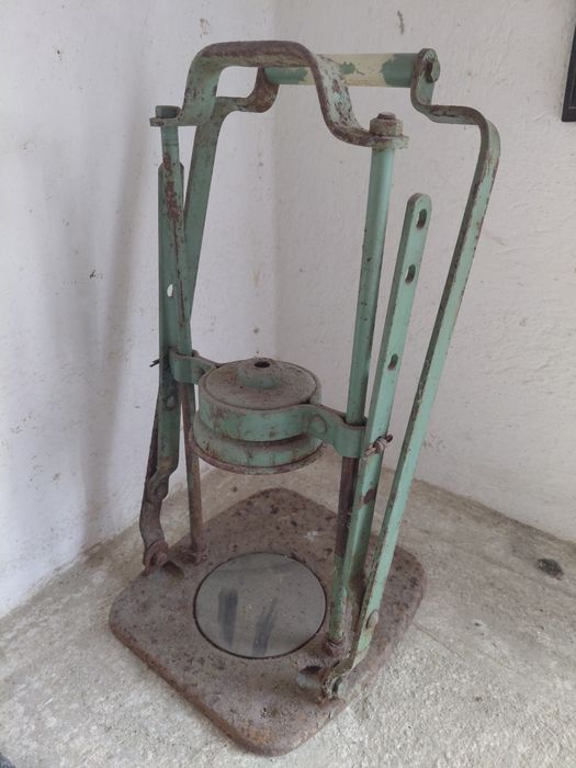 Ретро затварачка за буркани, котлон на бензин/газ