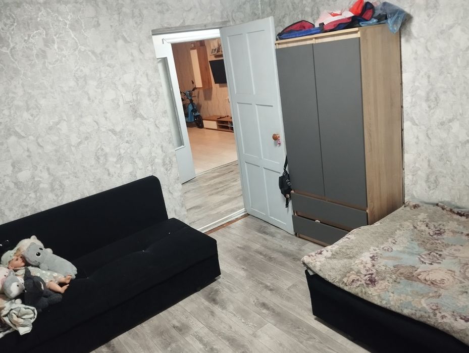 Продам квартиру на ЖБИ узенка