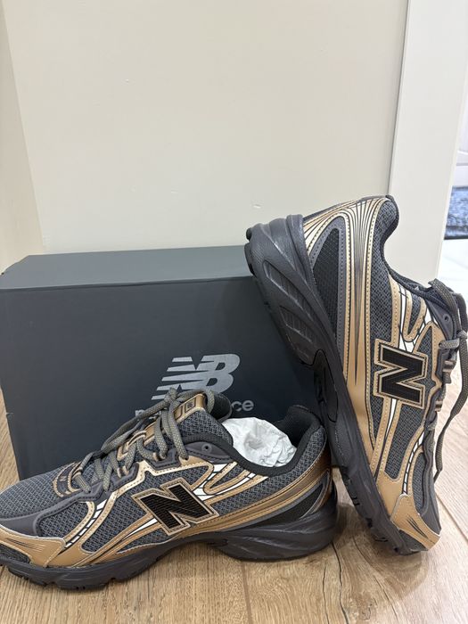 New balance кроссовка продается