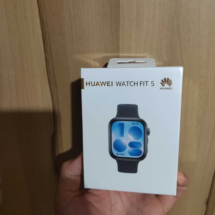 Смарт часовник Huawei fit 5