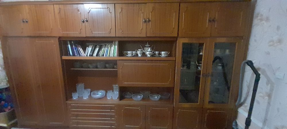 Мебель гостиная в хорошем состоянии