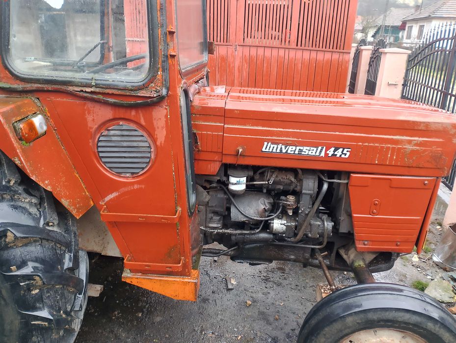 Vand Tractor UTB U445
