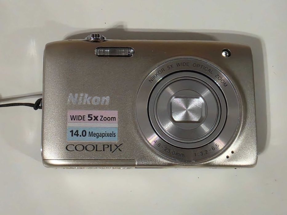 Y2K Aparat foto digital compact Nikon Coolpix S3100 Gold 14MP 5xZoom