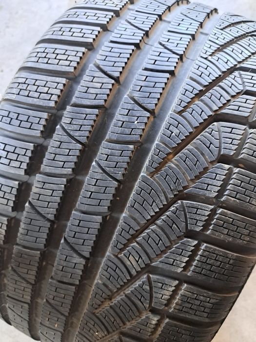 2 anvelope iarnă 295 35 r19 Pirelli